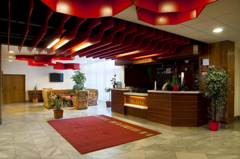Hotel Slunce Гавличкув-Брод Экстерьер фото
