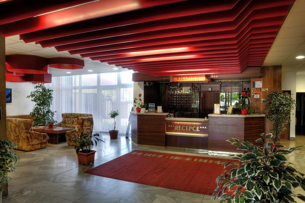 Hotel Slunce Гавличкув-Брод Экстерьер фото