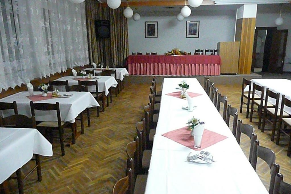 Hotel Slunce Гавличкув-Брод Экстерьер фото