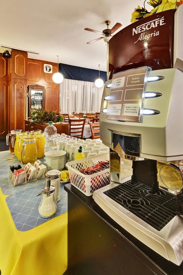 Hotel Slunce Гавличкув-Брод Экстерьер фото