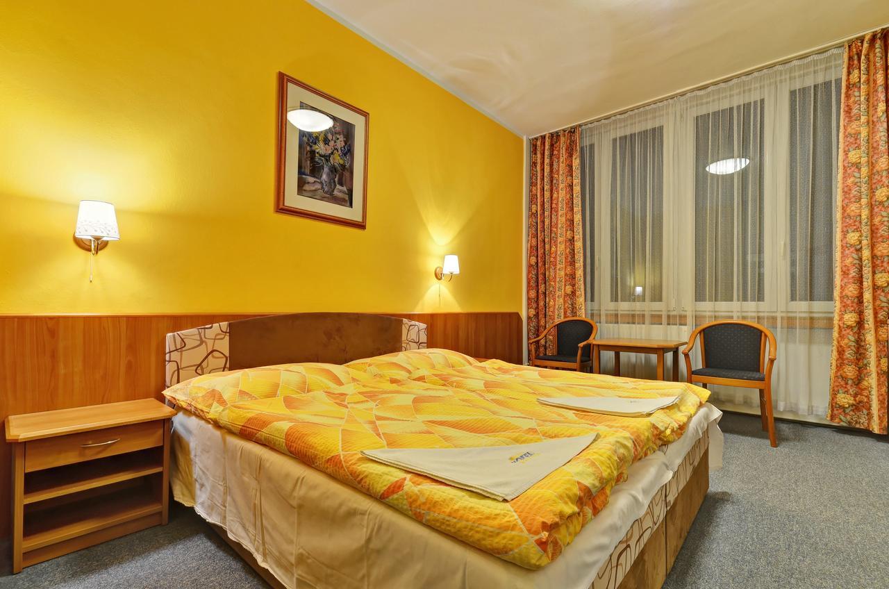Hotel Slunce Гавличкув-Брод Экстерьер фото