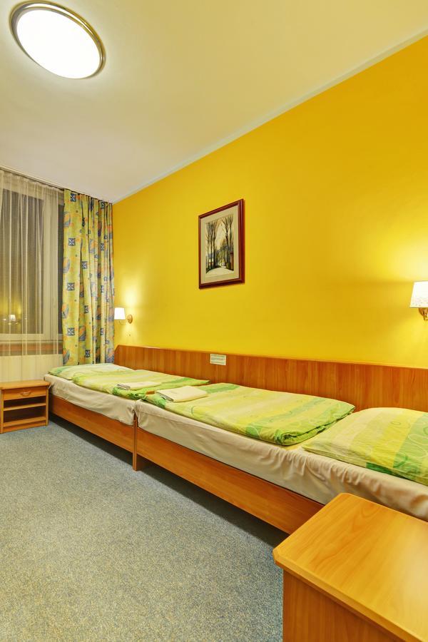 Hotel Slunce Гавличкув-Брод Экстерьер фото