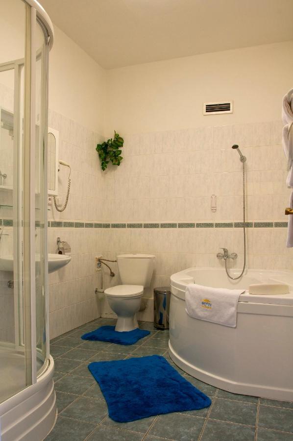 Hotel Slunce Гавличкув-Брод Экстерьер фото